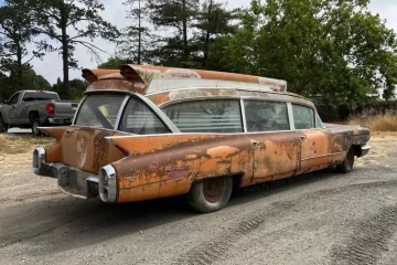 1960 Cadillac Superior Ambulance Rescuer passenger side rear quarter view