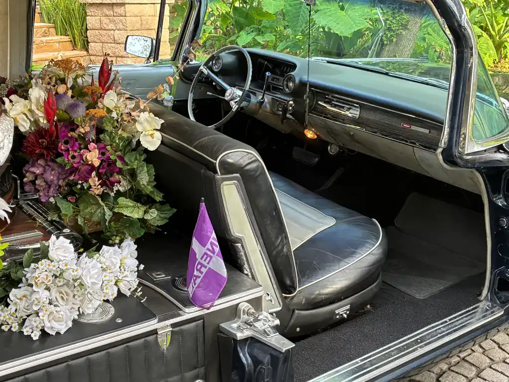 1962 Cadillac Superior Royal Limo style Hearse 1962 Cadillac Superior Royal Limo-style 3-way Hearse drivers cab