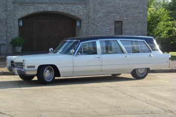 1966 Cadillac Superior Royale Coach (Martin Luther King Jr.'s hearse) driver side view