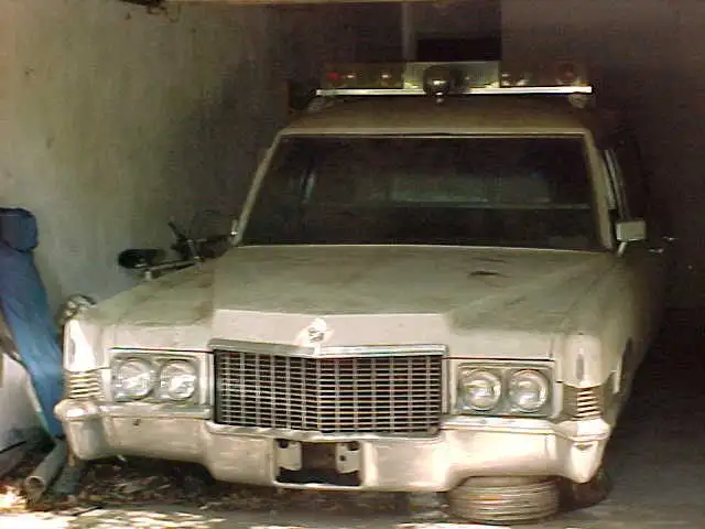1970 Cadillac Hearse Ambulance Combination inside rear gurney jump seats