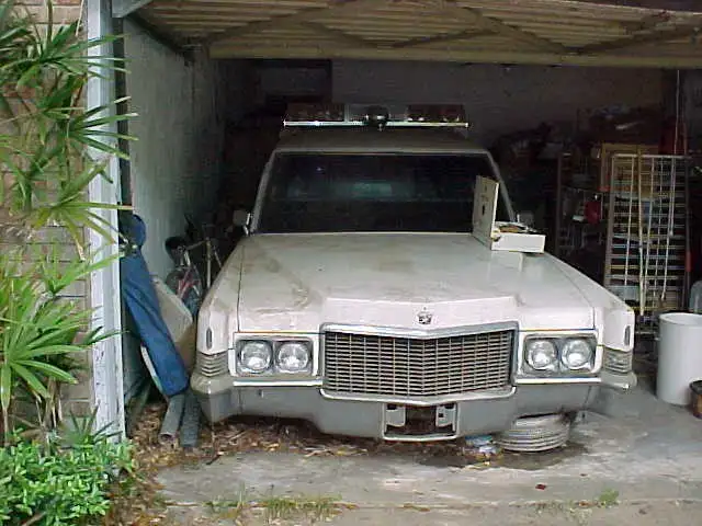 1970 Cadillac Hearse Ambulance Combination front end view