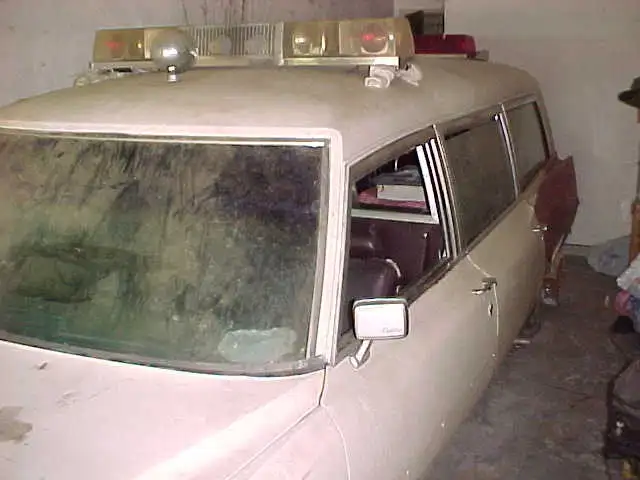 1970 Cadillac Hearse Ambulance Combination front closeup driver side
