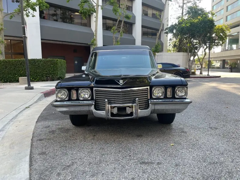 1972 Cadillac Superior Hearse Limousine front
