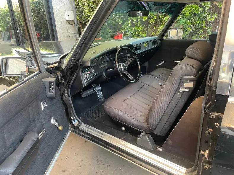 1972 Cadillac Superior Hearse Limousine driver cab
