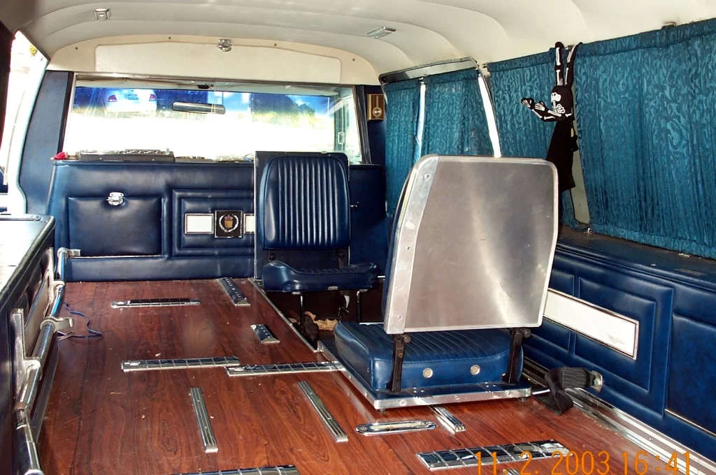 1976 Cadillac Superior Hearse Ambulance Combo rear jump seats