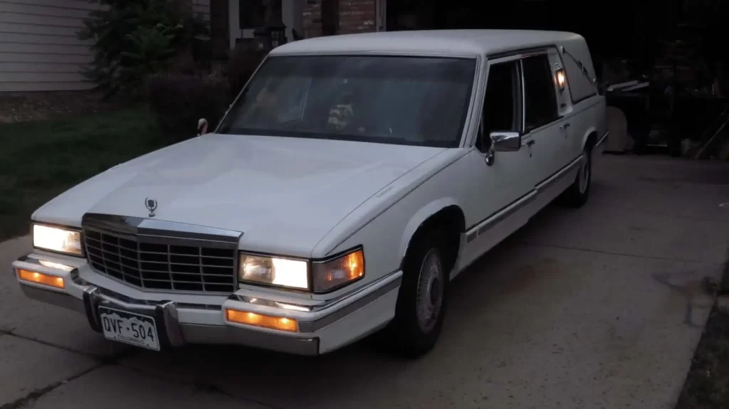 1983 Cadillac Ss Victoria Hearse 1983 Cadillac S&S Victoria Hearse with lights on