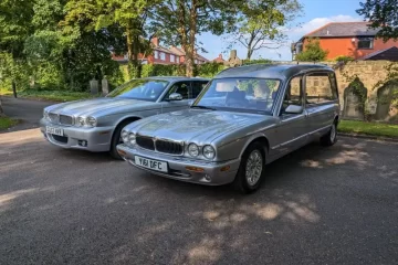 2001 Jaguar Hearse driver side front quarter view