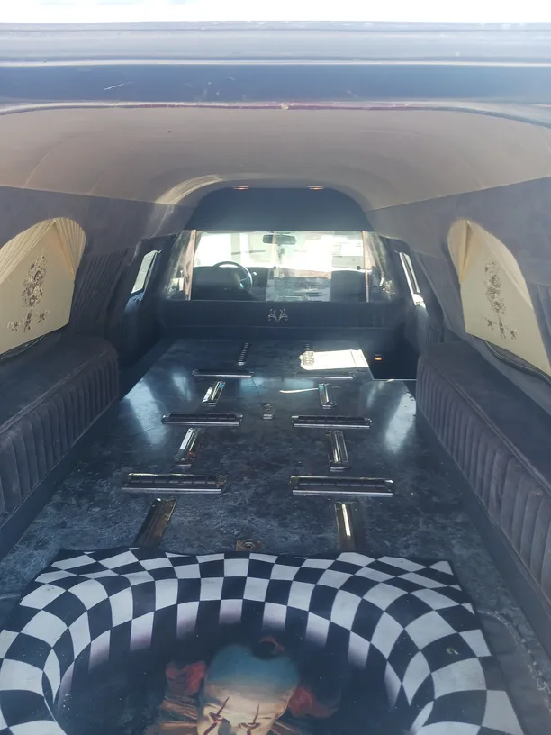 2001 Lincoln Town Car Executive Hearse 2001 Lincoln Town Car Executive Hearse inside rear, casket deck