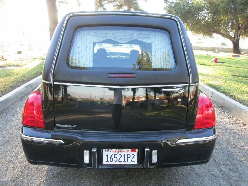 2007 Lincoln Town Car Hearse by S&S