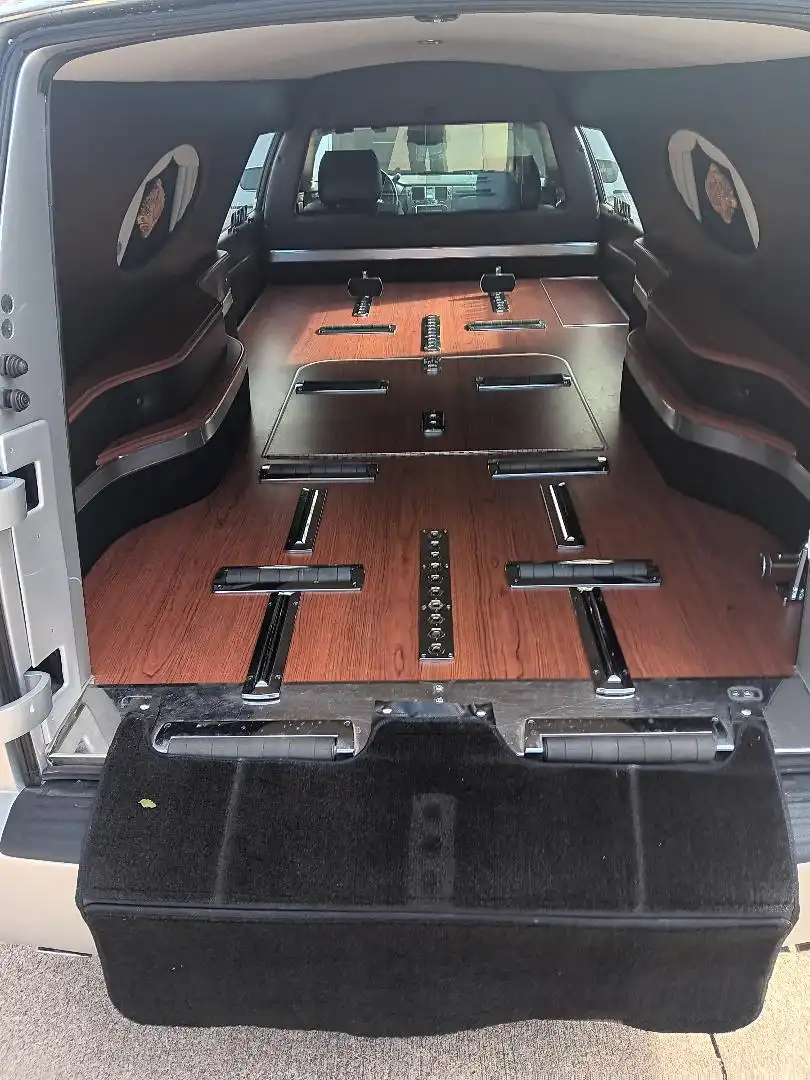 2011 Cadillac Kingsley Hearse 2011 Cadillac Kingsley Hearse casket compartment