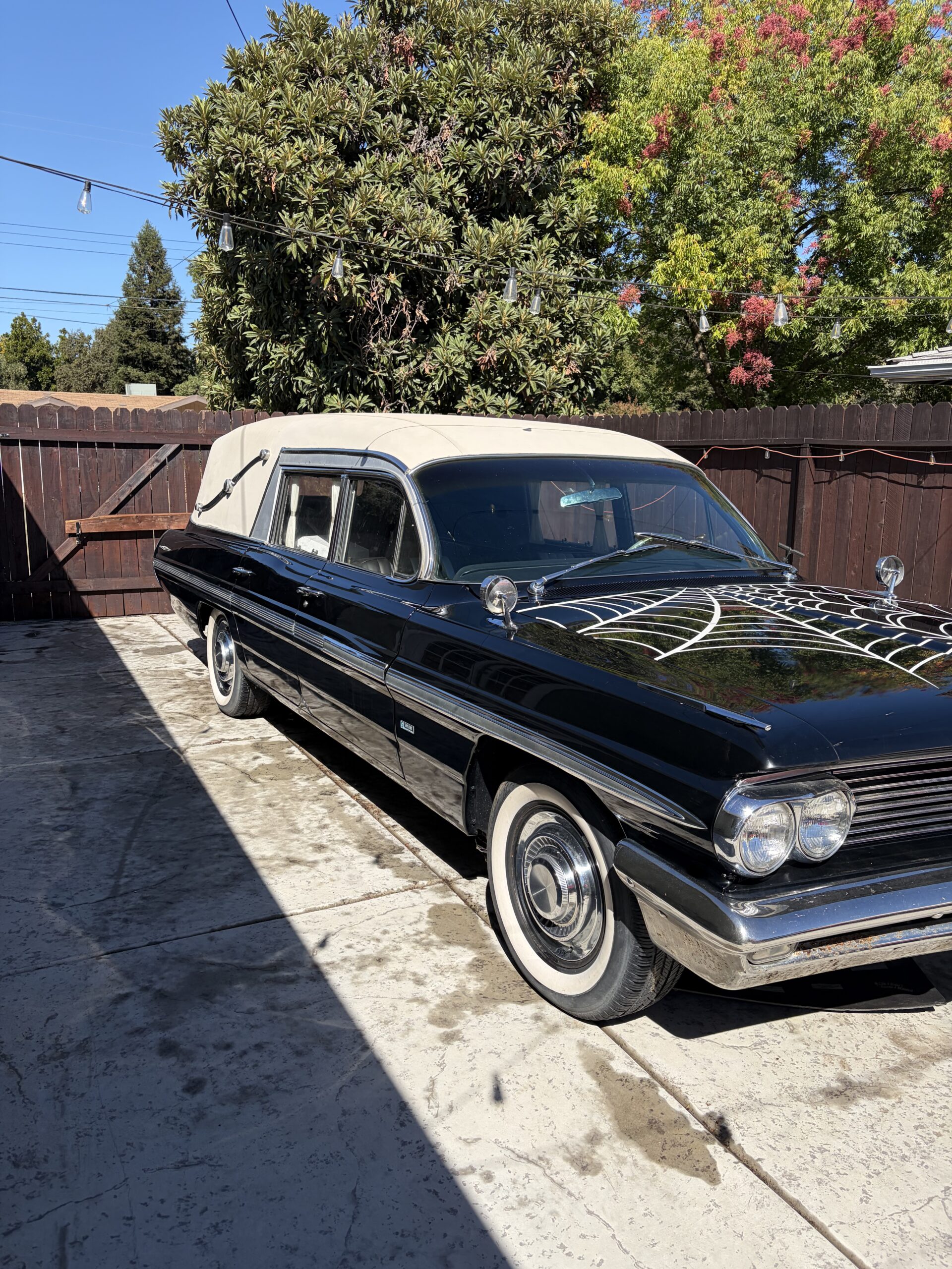 1962 Pontiac Bonneville Hearse by Superior