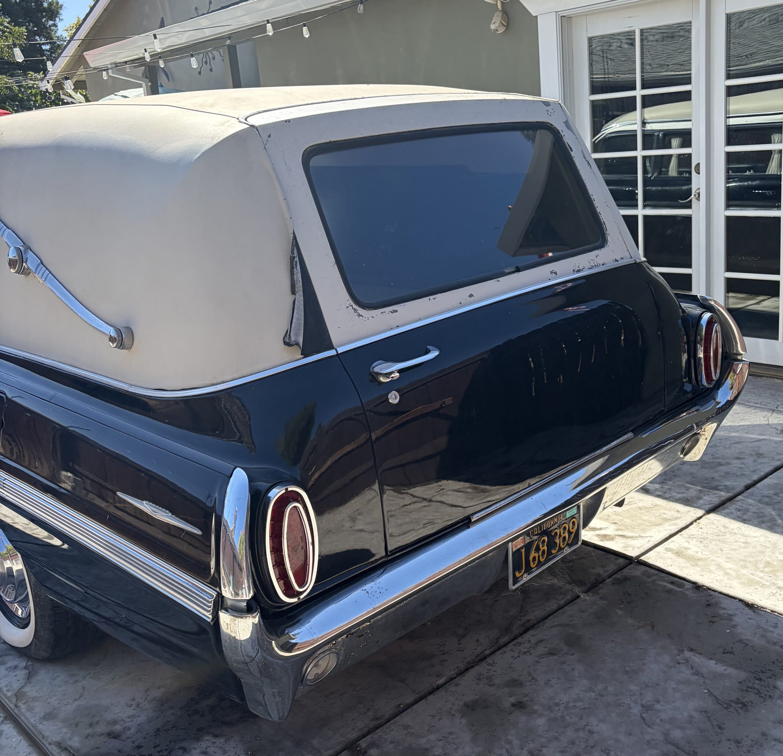 1962 Pontiac Bonneville Hearse by Superior