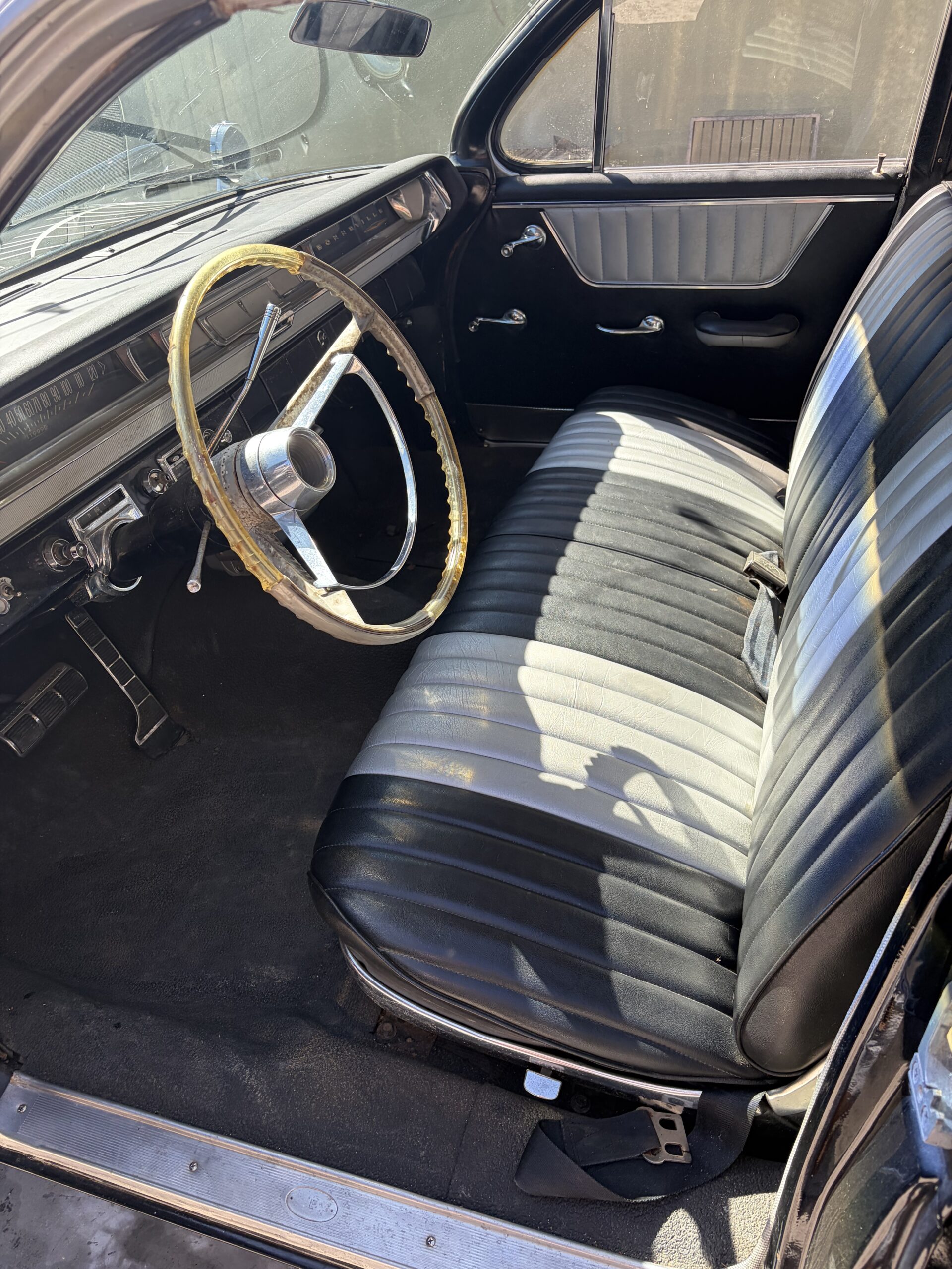1962 Pontiac Bonneville Hearse by Superior