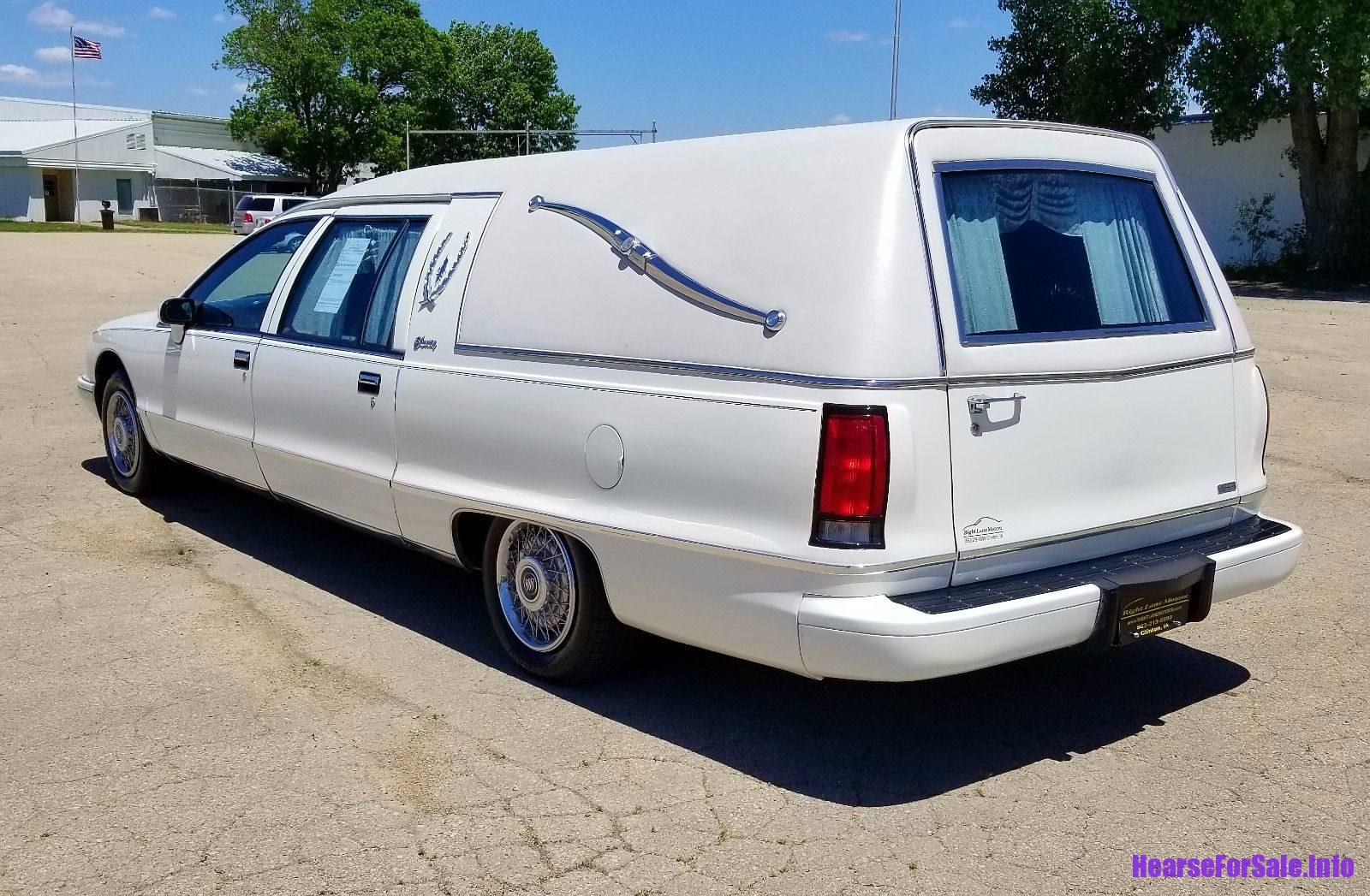 1991 Buick Roadmaster Hearse driver side rear quarter view