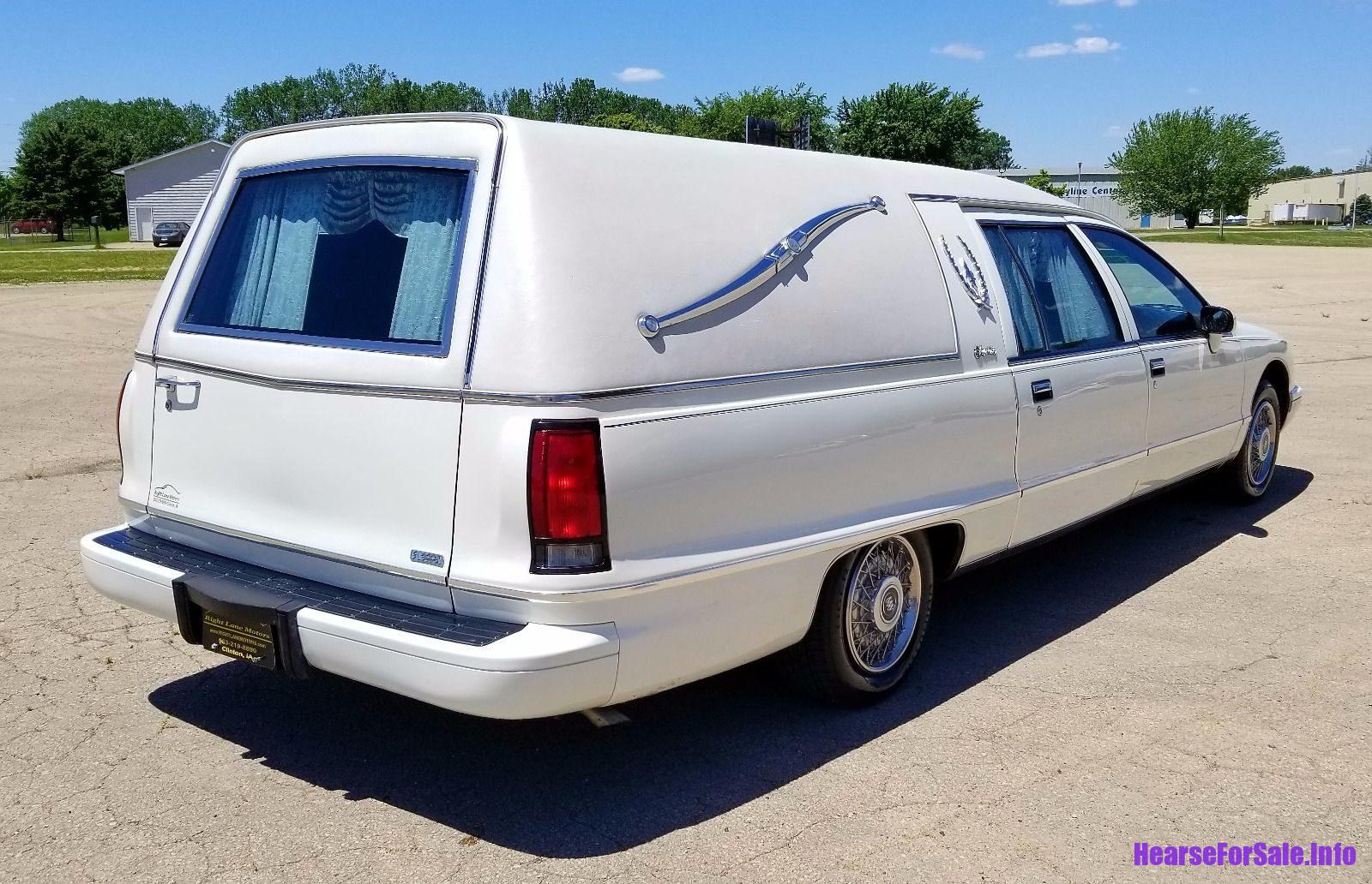 1991 Buick Roadmaster Hearse passenger side rear quarter view