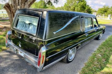 1984 Cadillac Fleetwood Superior Hearse