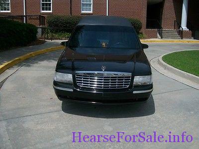 1999 Cadillac Deville Masterpiece Hearse 1999 Cadillac Deville Masterpiece Hearse front end view