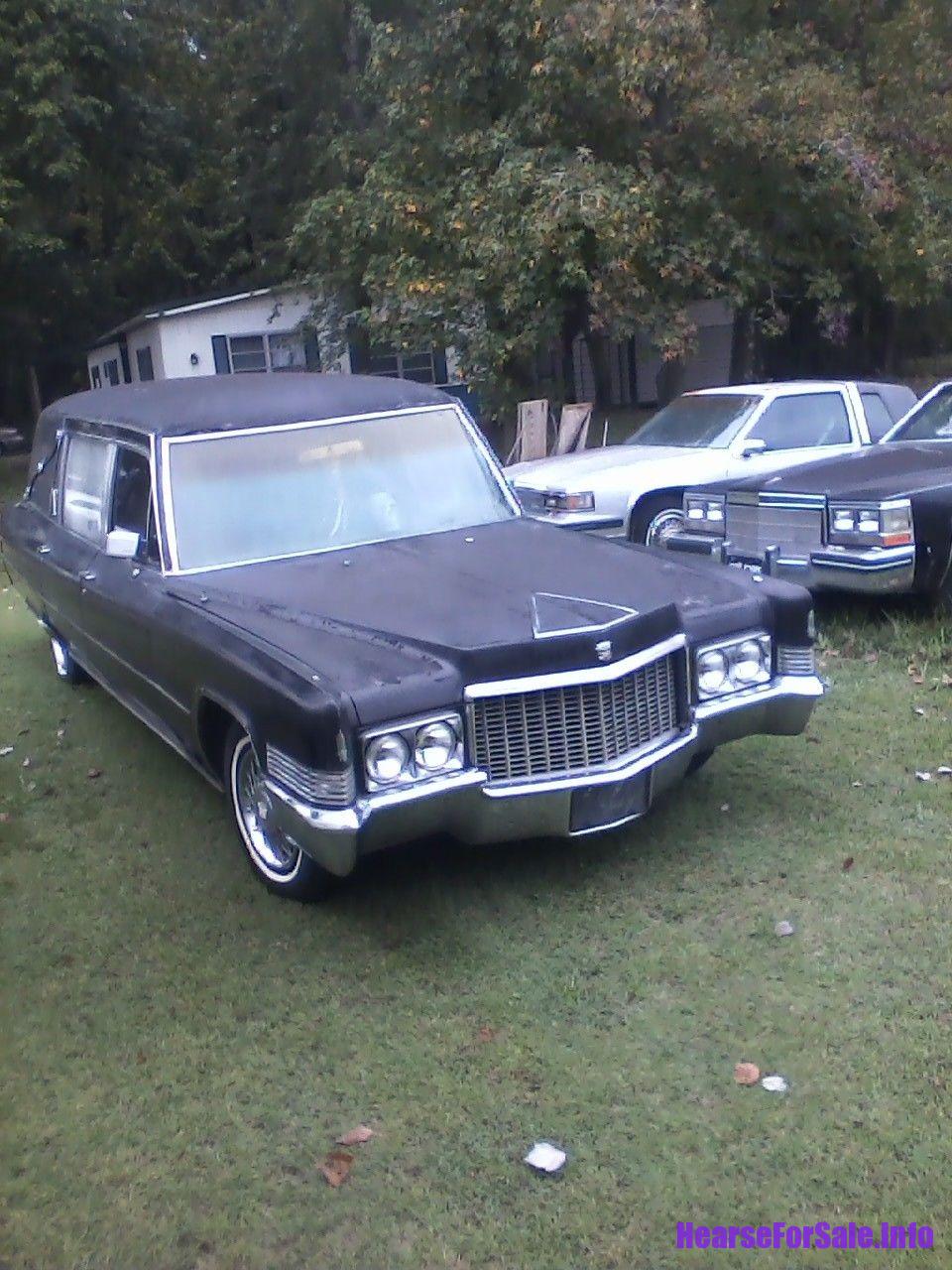 1970 Cadillac Fleetwood Hearse front end view