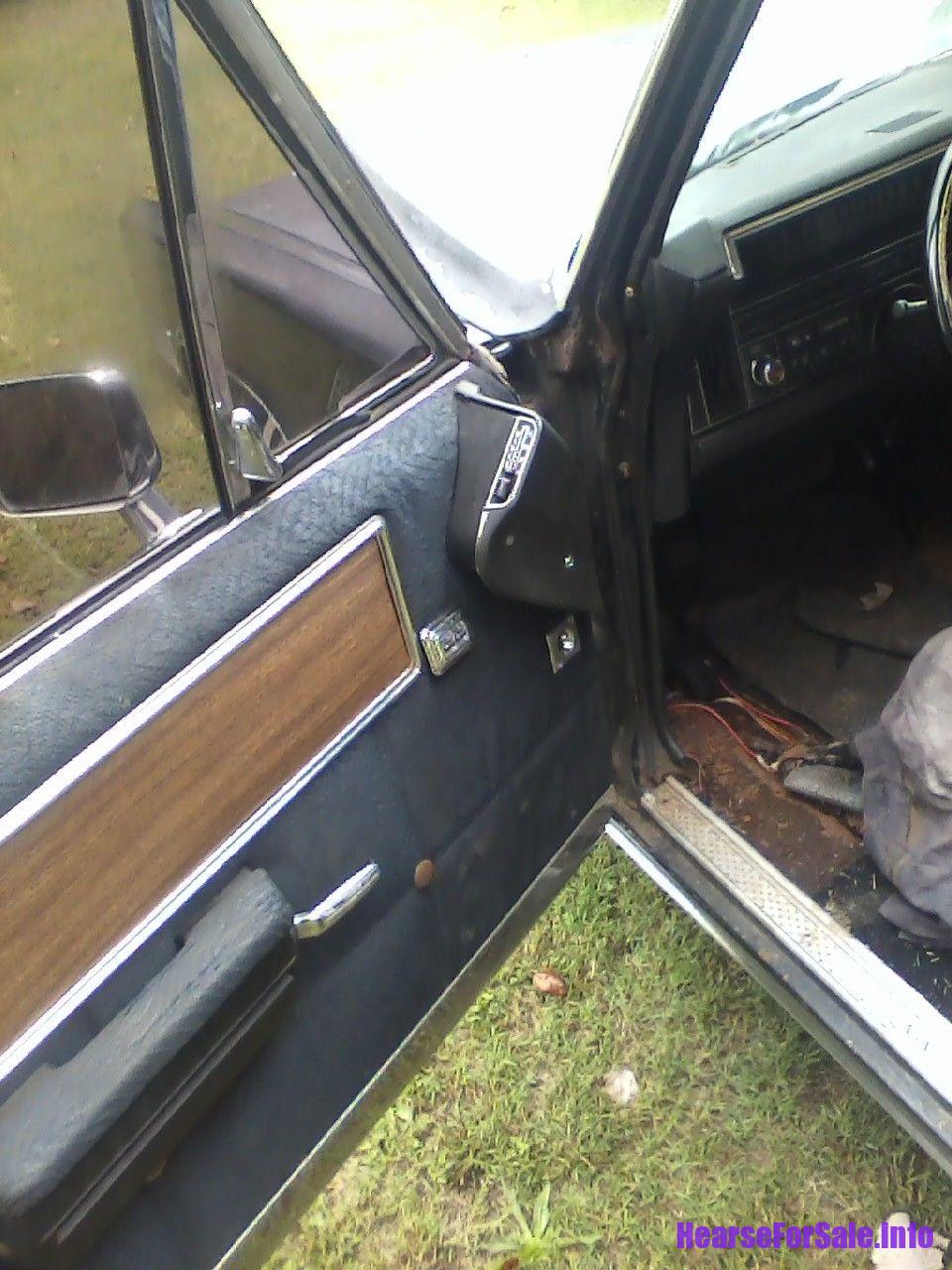 1970 Cadillac Fleetwood Hearse driver side door