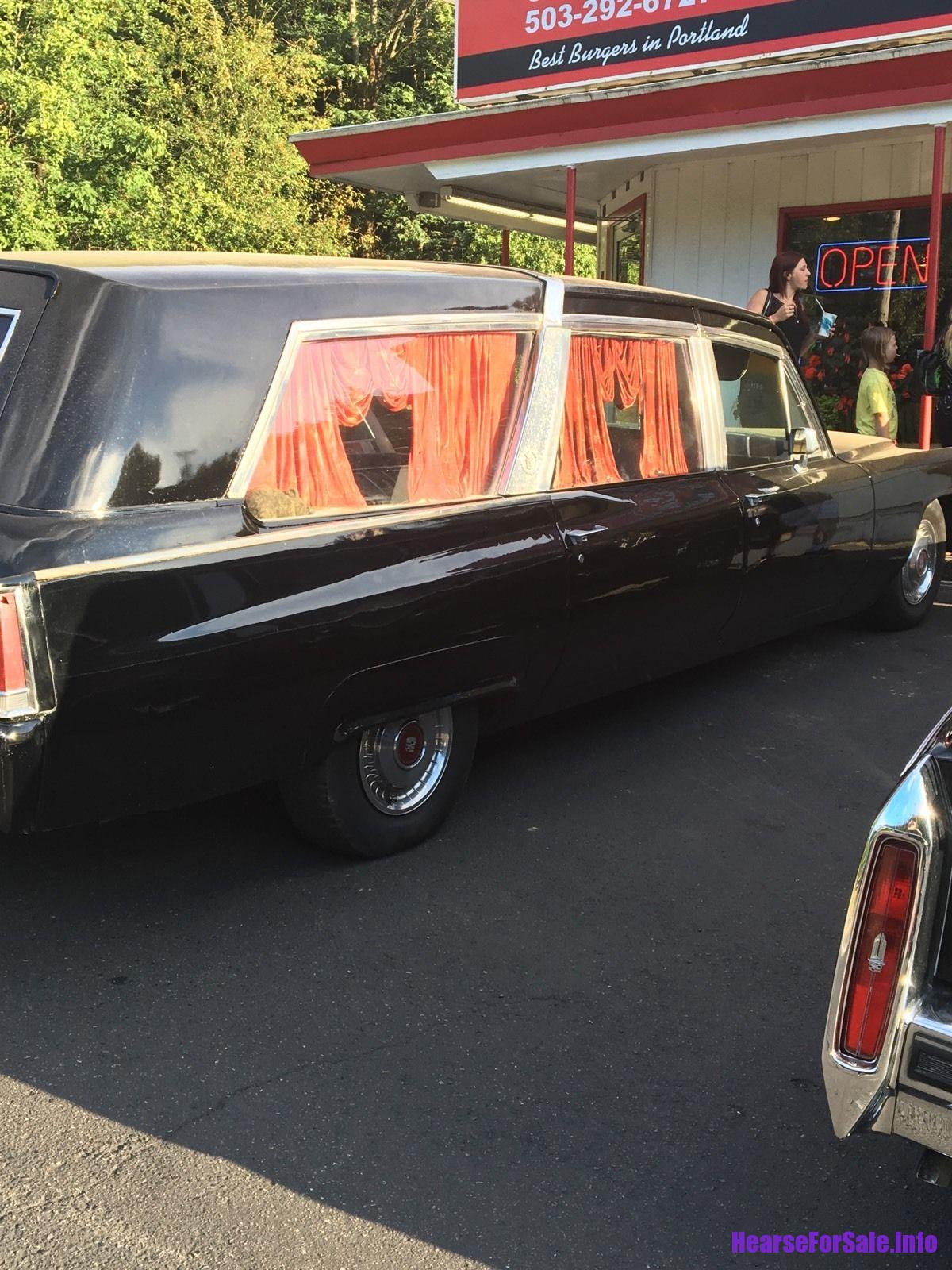 1969 Cadillac Fleetwood Hearse Crown Sovereign