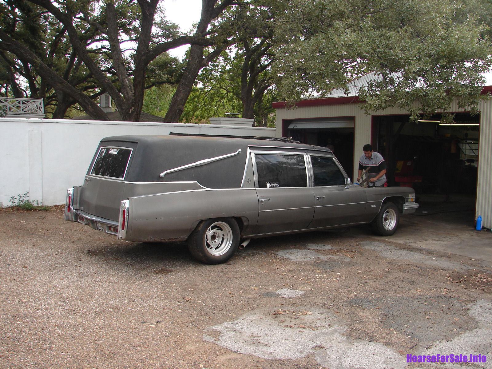 1974 Cadillac Fleetwood Superior Hearse