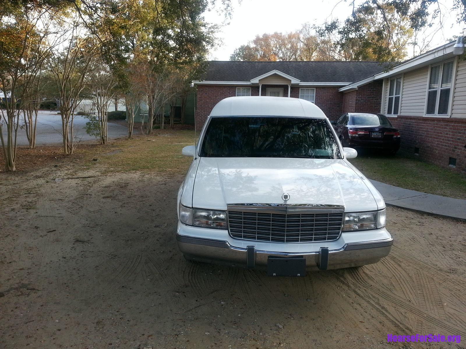 1996 Cadillac S&S Masterpiece Hearse front end