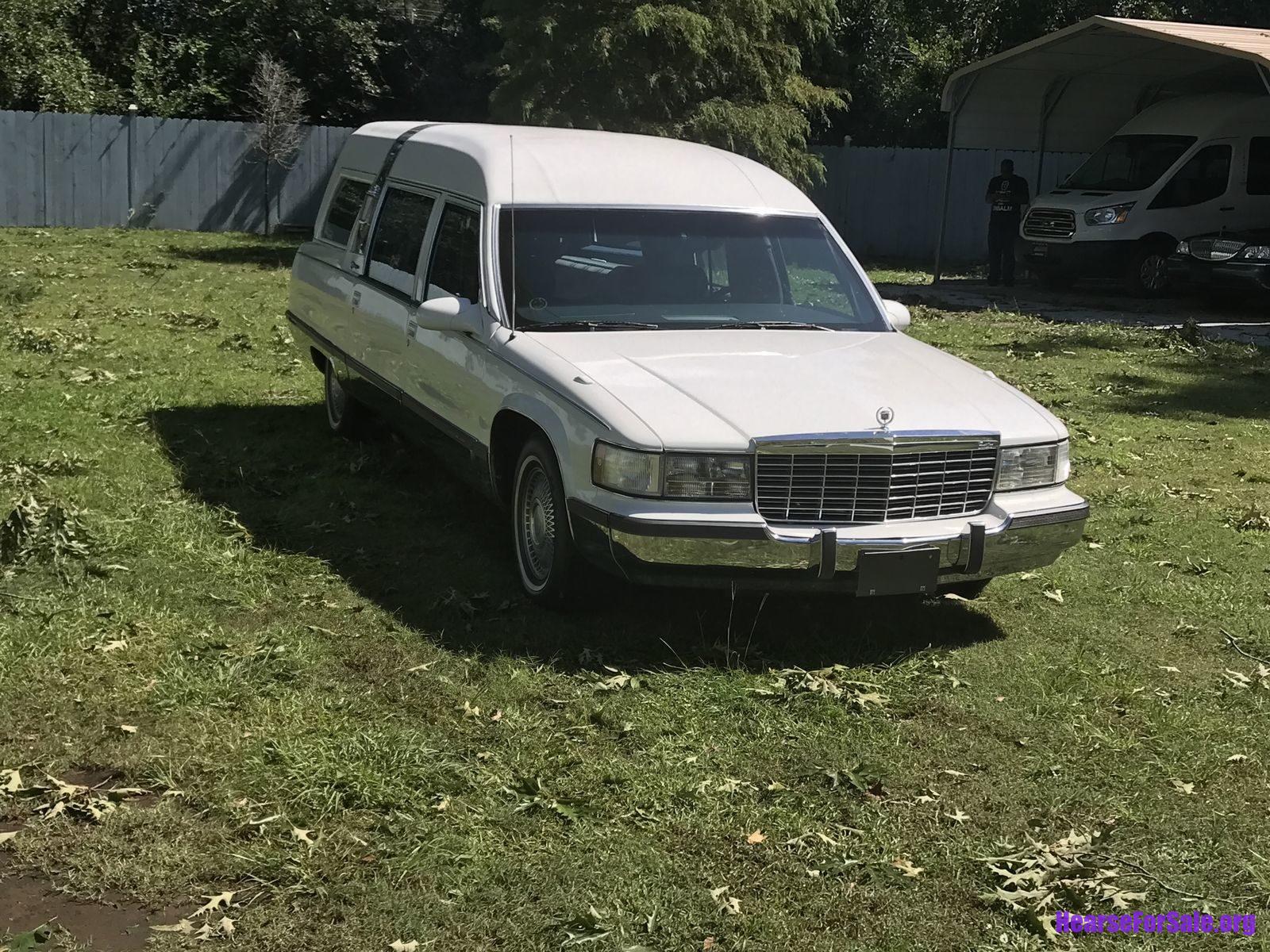 1996 Cadillac S&S Masterpiece Hearse passenger side front quarter view