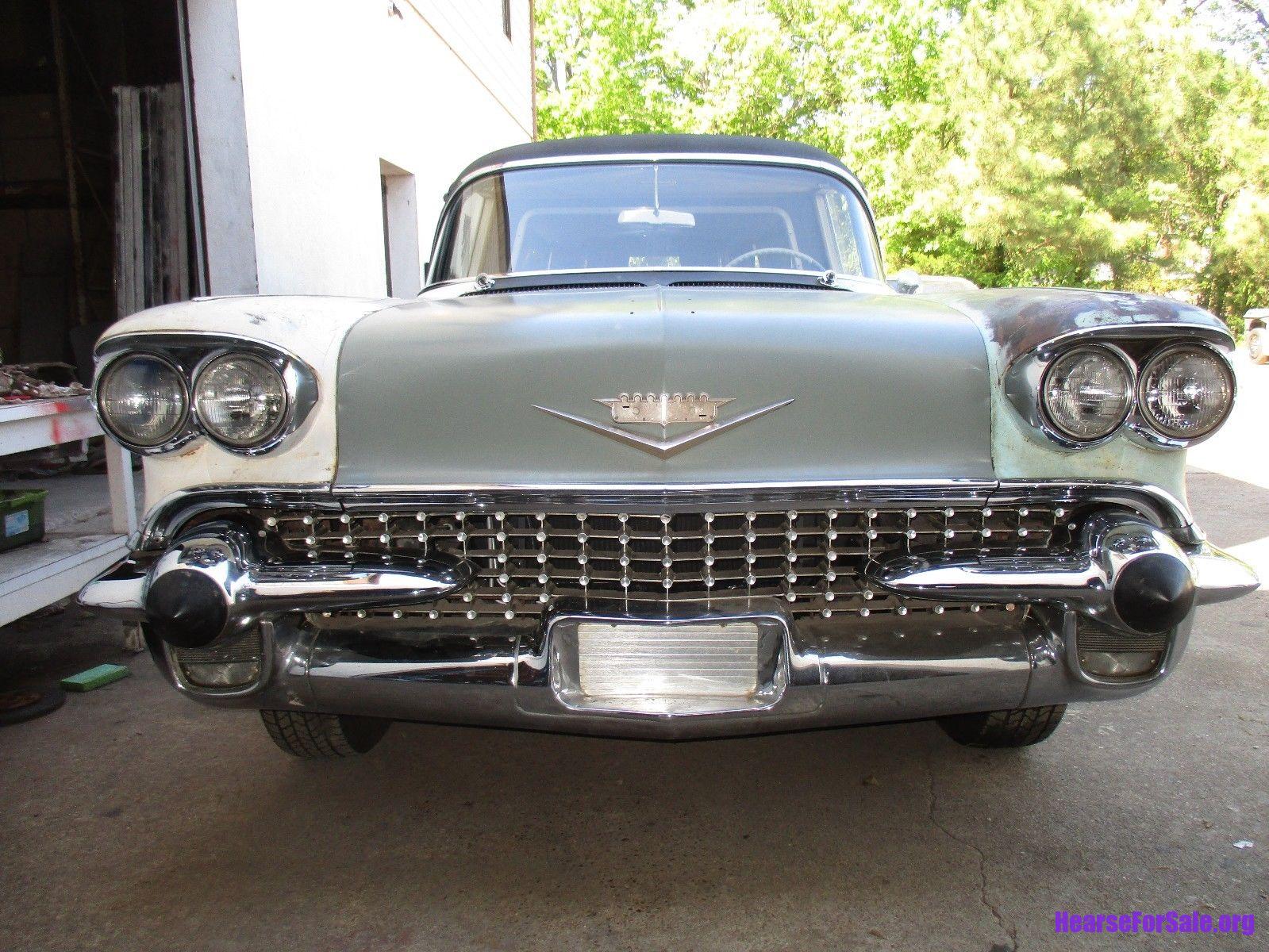 1958 Cadillac Fleetwood Miller-Meteor Futura Landaulet Hearse
