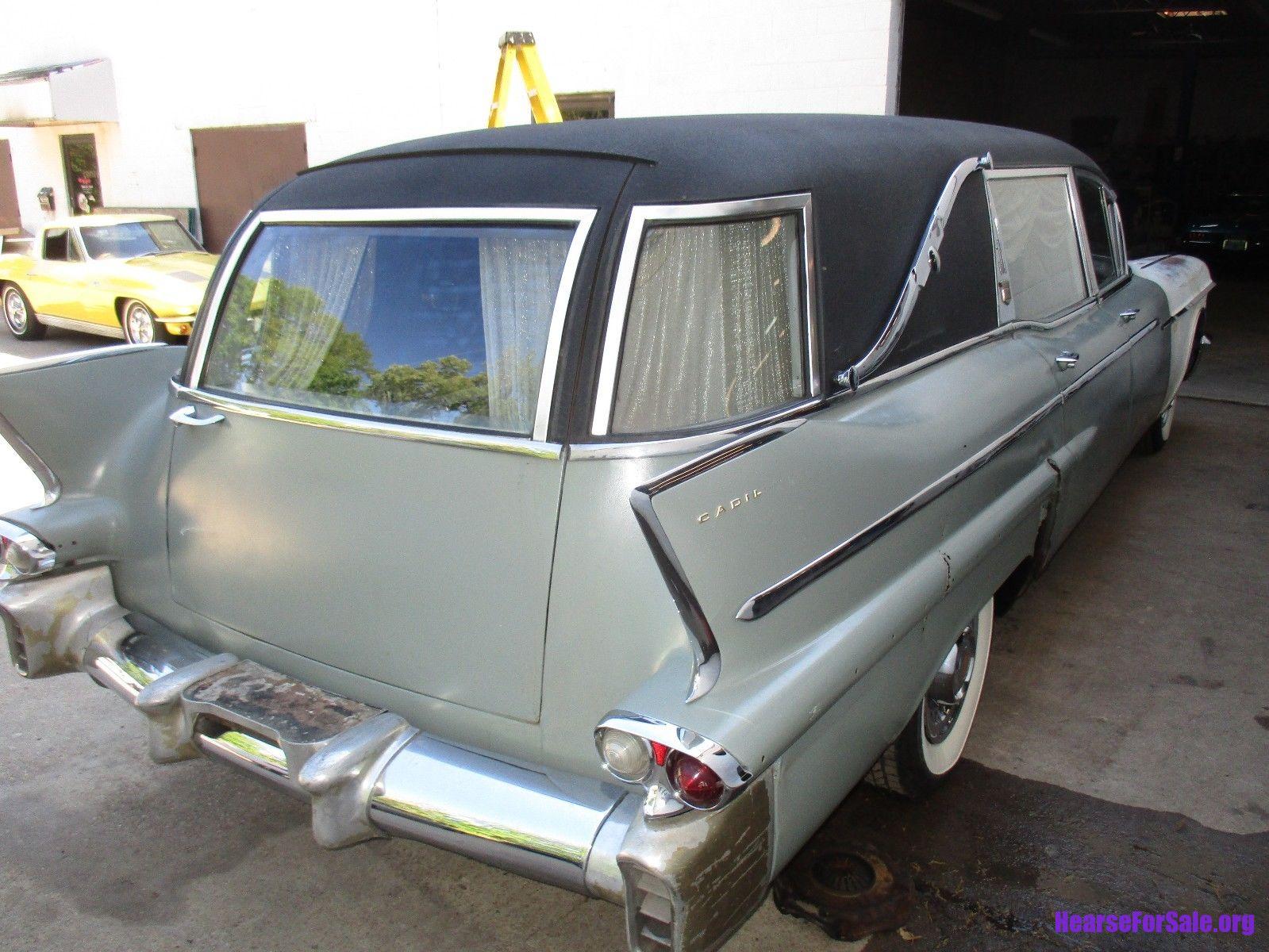 1958 Cadillac Fleetwood Miller-Meteor Futura Landaulet Hearse