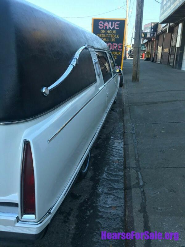 1993 Cadillac Fleetwood Hearse by Superior Coaches 1993 Cadillac Fleetwood 1993 Cadillac Fleetwwood Hearse. Body By Superior Coaches