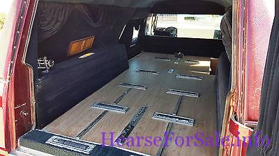 1987 Lincoln Town Car Superior Hearse 1987 Lincoln Town Car Superior Hearse casket compartment angled view
