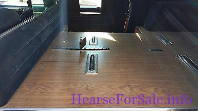 1987 Lincoln Town Car Superior Hearse 1987 Lincoln Town Car Superior Hearse casket compartment, wood floor