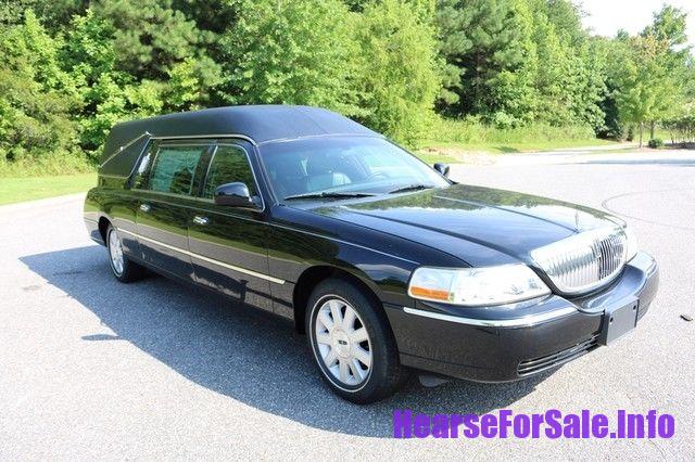 2005 Lincoln Town Car Hearse by Eureka