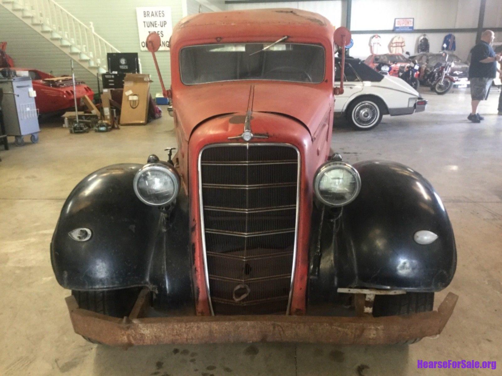 1934 Oldsmobile Henney Hearse front end