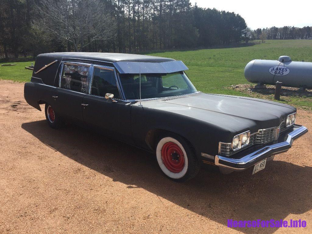 1973 Pontiac Grand Ville Hearse 1973 Pontiac Grandville Hearse, passenger side front quarter view