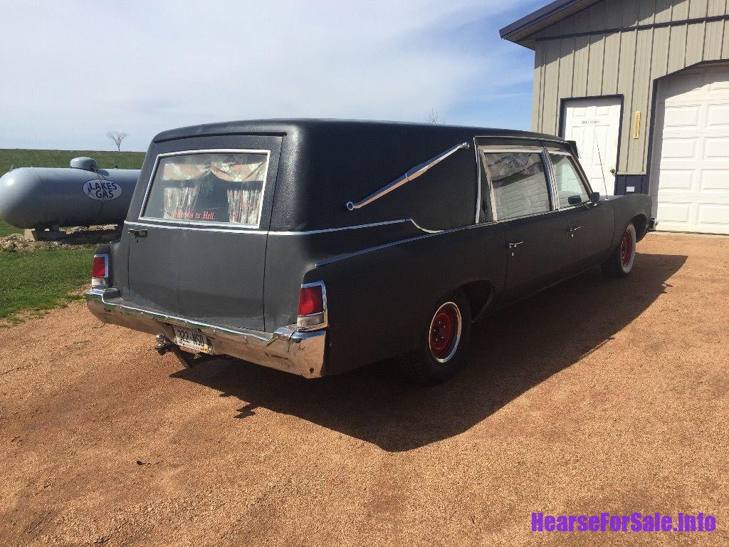 1973 Pontiac Grand Ville Hearse 1973 Pontiac Grandville Hearse, passenger side rear quarter view