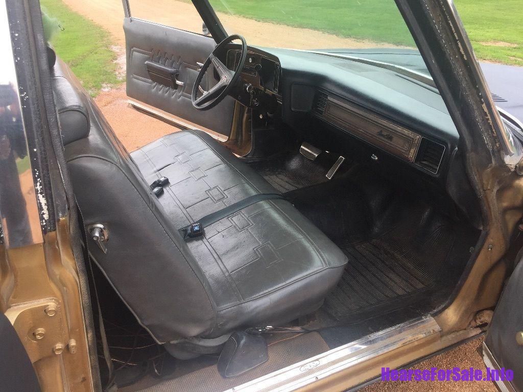 1973 Pontiac Grand Ville Hearse 1973 Pontiac Grandville Hearse, driver cab passenger side