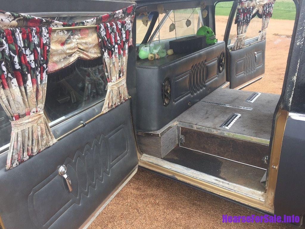 1973 Pontiac Grand Ville Hearse 1973 Pontiac Grandville Hearse, partition