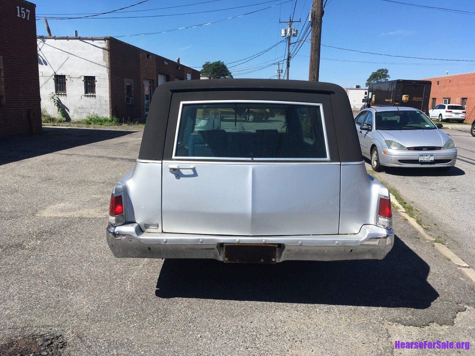 1972 Pontiac Superior Bonneville Combination Hearse Ambulance, rear end