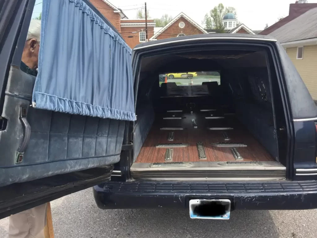 1992 Buick Roadmaster Hearse 1992 Buick Roadmaster Hearse inside rear, casket deck